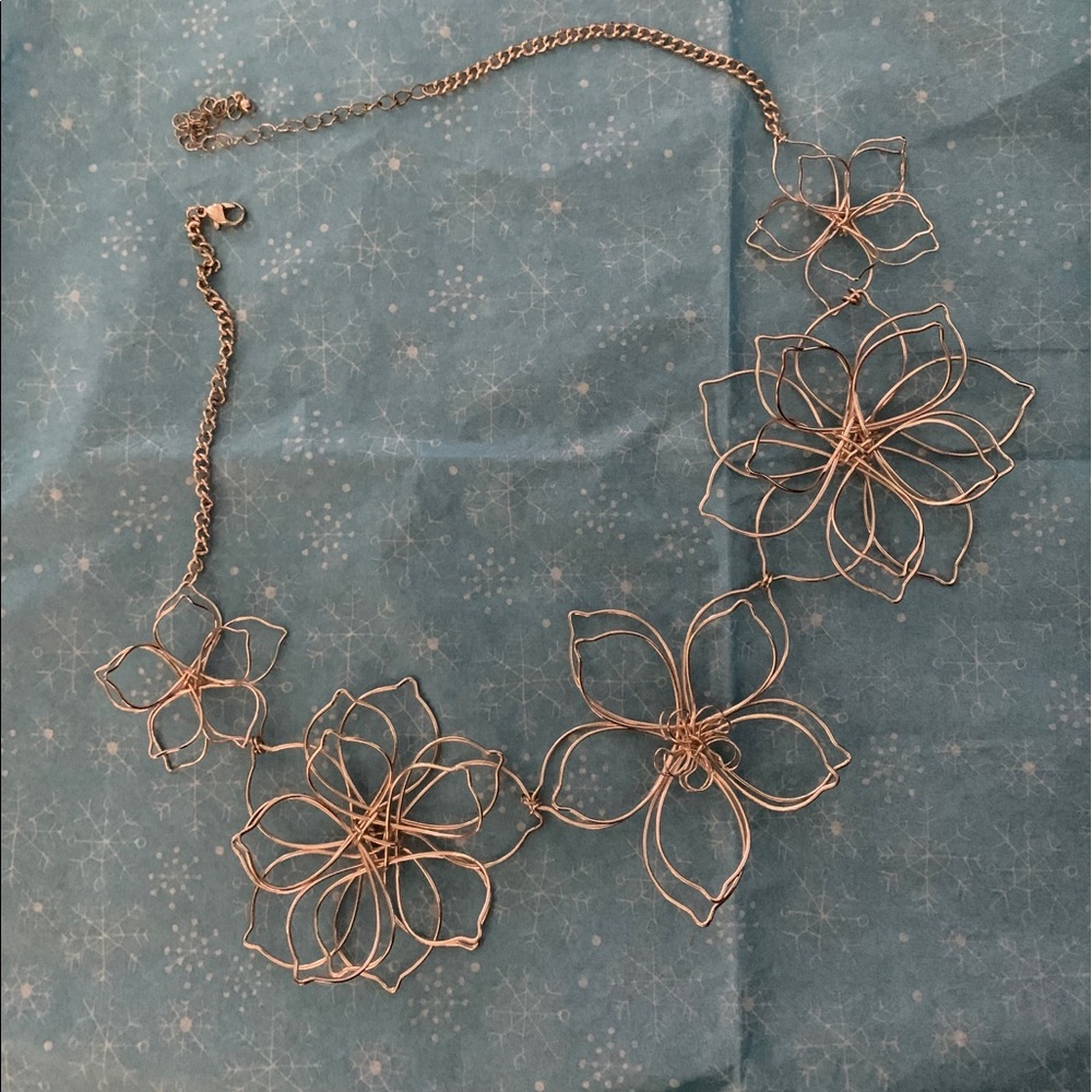 Torrid gold flower necklace